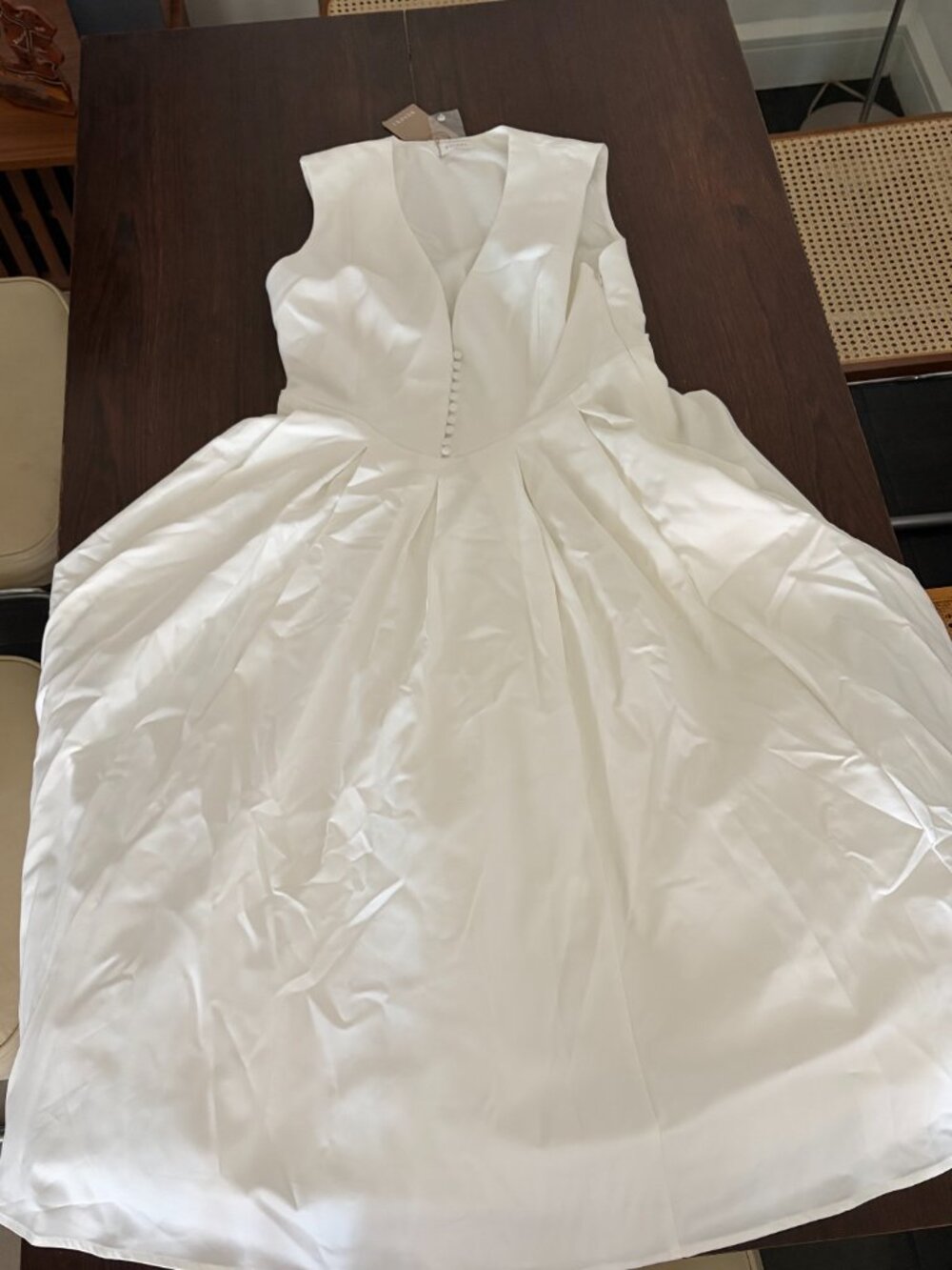 Meshki Keely White V-Neck Midi Dress - Picture 8 of 8